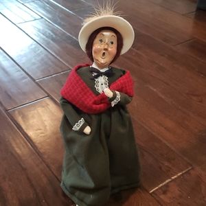 Byers' Choice Caroler Lady Choir Director